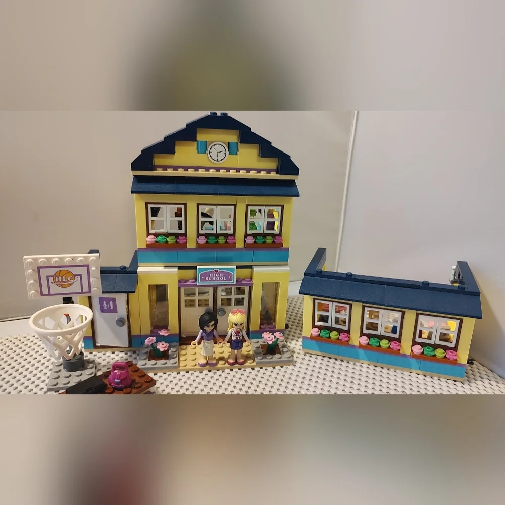 Lego Friends 41005 Heartlake High School Building Set